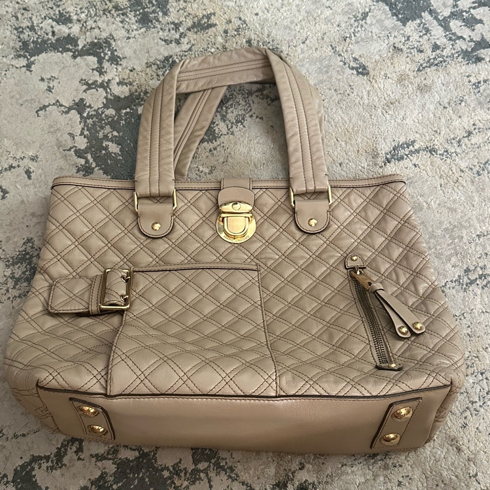 Marc Jacobs Quilted Shoulder Bag in Beige and Gold